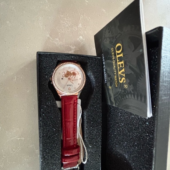 Women\'s Red Leather Strap Watch main image 5